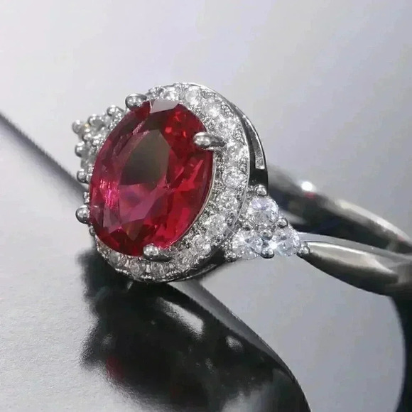 New 925 Silver Garnet and White Sapphires Ring - Picture 5 of 6